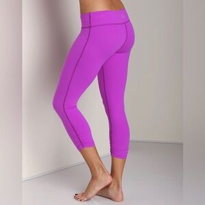 Essential Capri Gathered Legging Ultra Violet NWT
